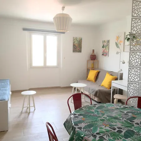 Apartment Spacieux Vieil Climatise 5 Minutes Plages *