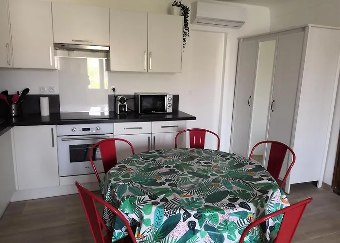Spacieux Vieil Climatise 5 Minutes Plages Apartament